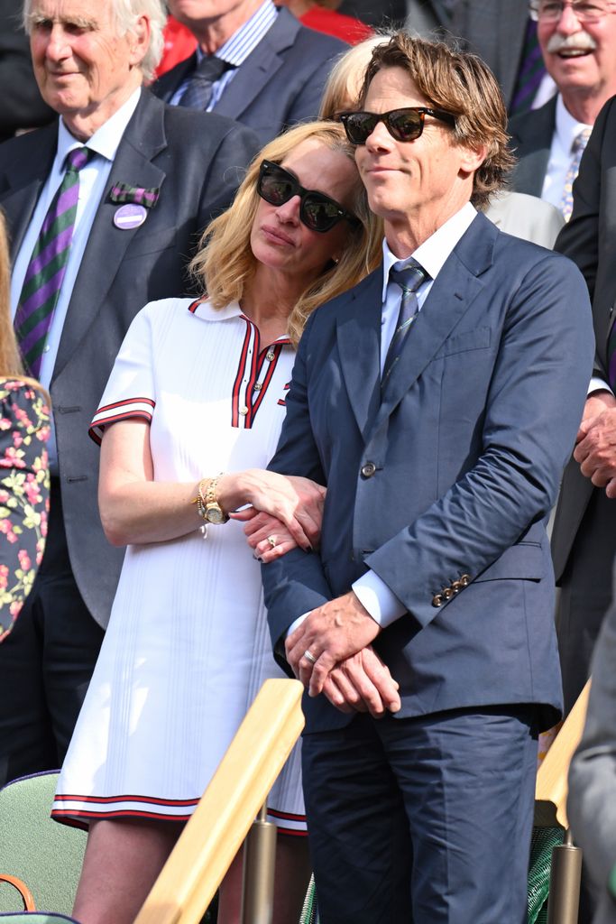 Julia Roberts con su marido Danny Moder en la final de Wimbledon en la que venció Alcaraz frente a Djokovic el 14 de julio de 2024