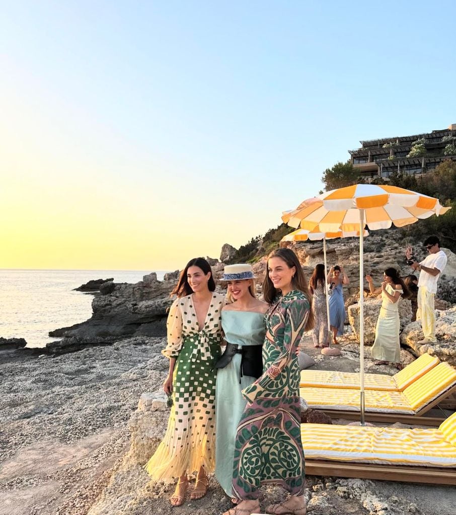 Sassa de Osma con vestido de flecos en Ibiza