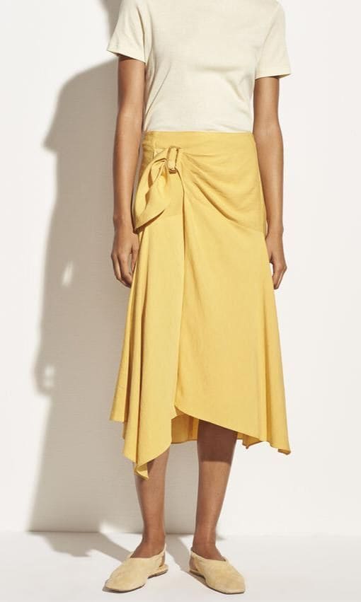 7 prendas en amarillo pastel side buckle drape skirt de vince