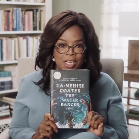 Oprah Winfrey con un libro