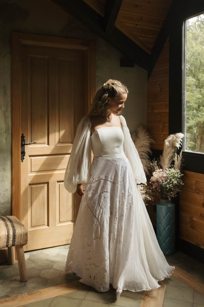 Lucía de Miguel en su boda con un vestido diseñador por ella misma