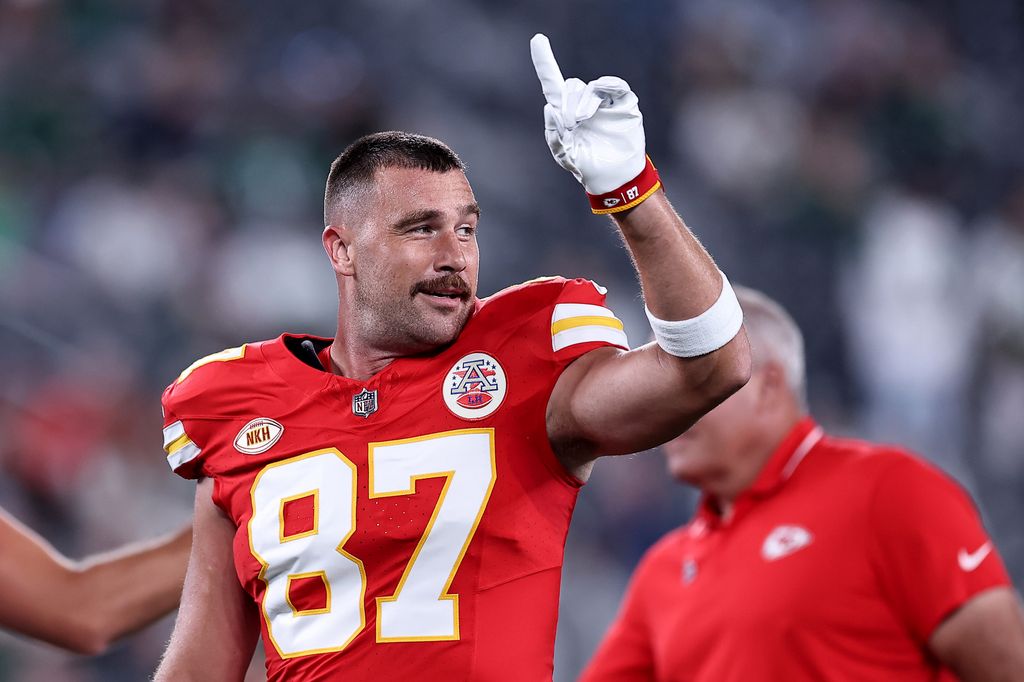 EAST RUTHERFORD, NEW JERSEY - OCTOBER 01: Travis Kelce #87 of the Kansas City Chiefs looks on prior to the game New York Jets at MetLife Stadium on October 01, 2023 in East Rutherford, New Jersey. (Photo by Dustin Satloff/Getty Images)