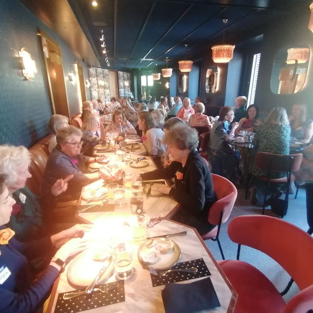Brunch del American Women's Club de Madrid por su 70º aniversario en el Café Comercial de Madrid