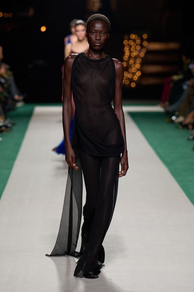 Paris Fashion Week: Victoria Beckham Primavera/Verano 2025