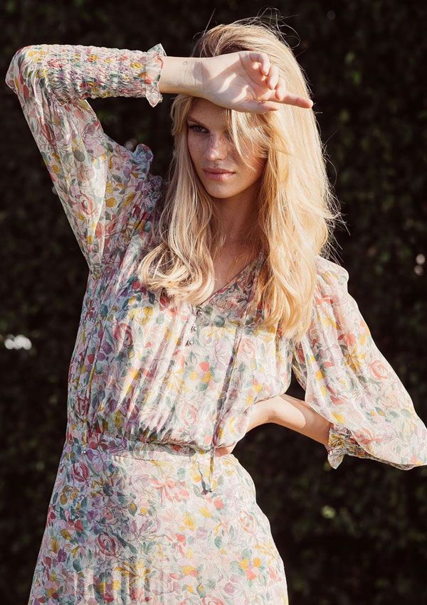 Nadine Leopold en el campo