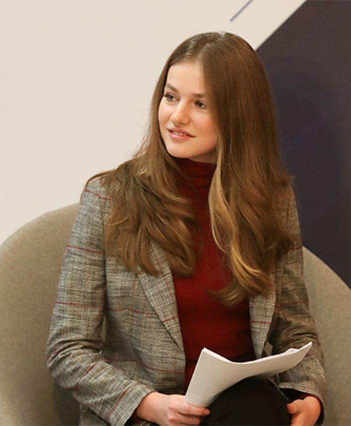 La princesa Leonor, durante su encuentro con jóvenes voluntarios 