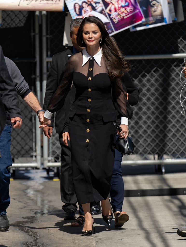 Selena Gomez, con vestido de Versace
