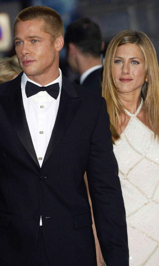 BRAD PITT Y JENNIFER HOLA4099