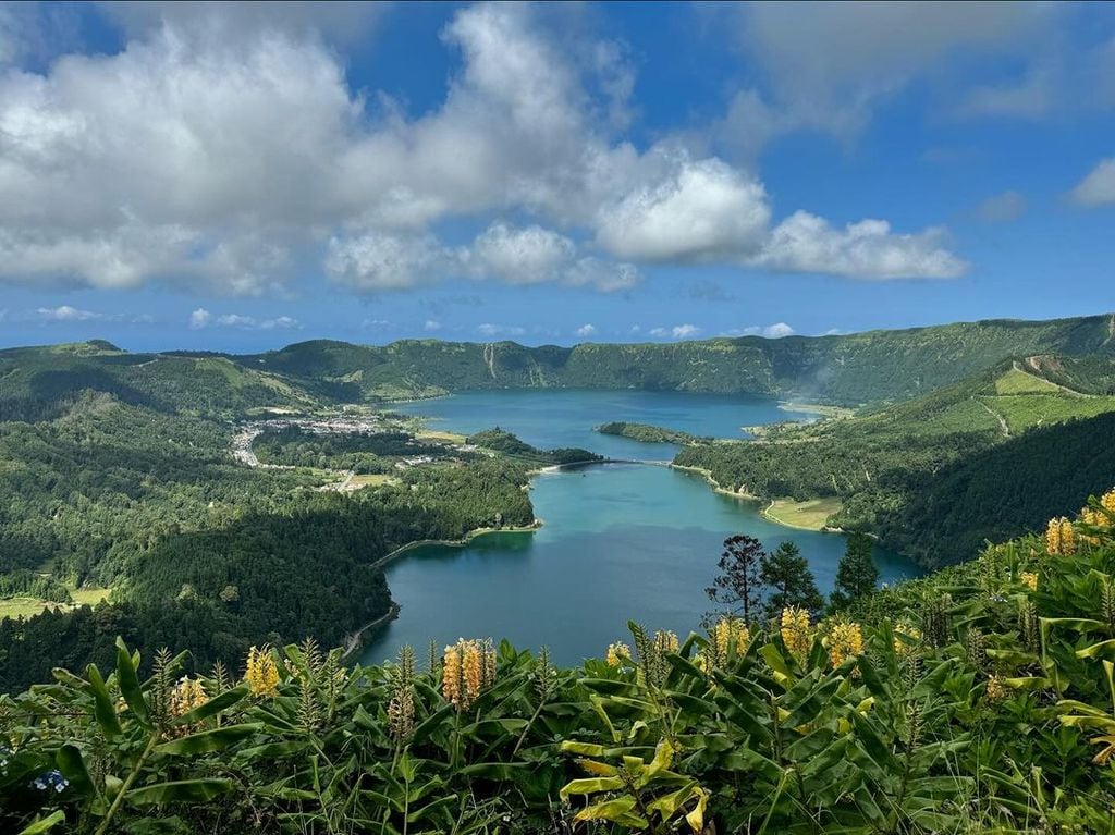 Úrsula Corberó comparte las fotos de su viaje a las islas Azores en septiembre de 2024