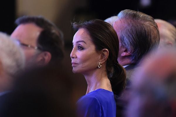 Isabel Preysler escuchó muy atenta las ponencias del seminario
