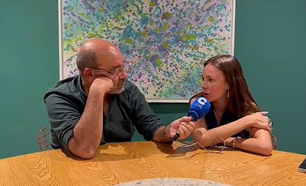 La entrevista más familiar de Ester Expósito con su tío, el mítico periodista Ángel Expósito