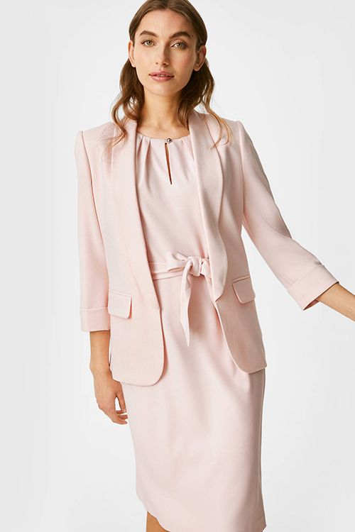 Conjunto rosa de vestido y chaqueta para bodas y eventos de C&A