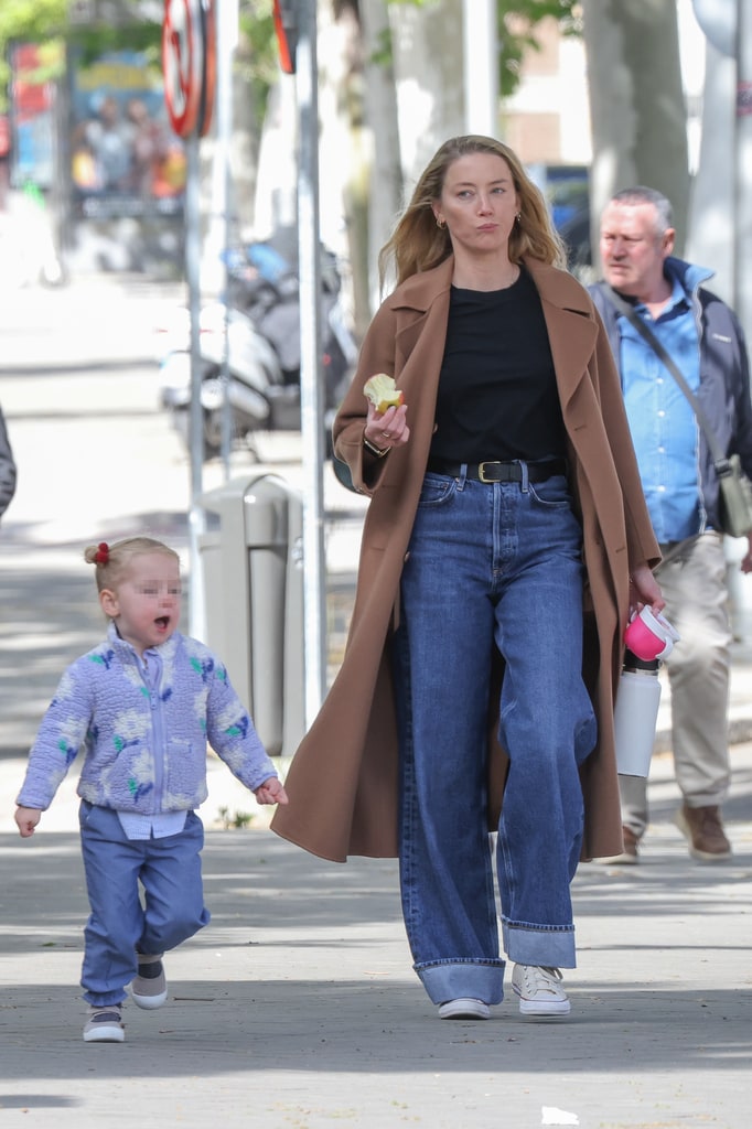 Amber Heard con su hija