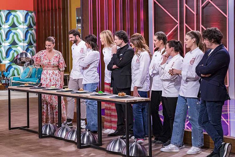 Exconcursantes visitan MasterChef