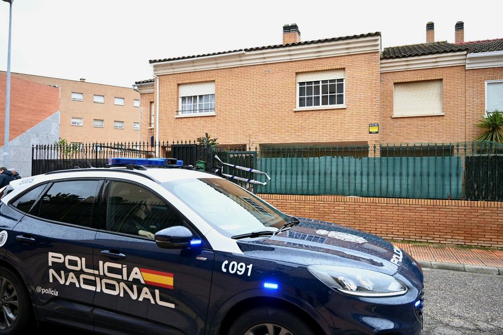 res menores detenidos tras asesinar a una educadora en Badajoz y darse a la fuga