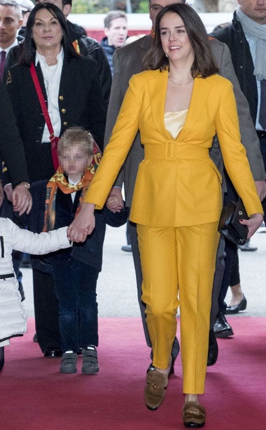 paulineducruet traje amarillo