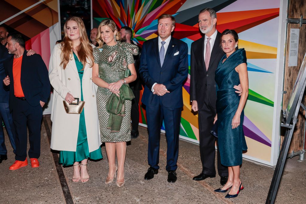 Guillermo y Máxima de HOlanda con Amalia de Holanda y los reyes Felipe y Letizia el 18 de abril de 2024