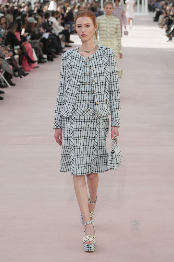 Paris Fashion Week: Chanel Primavera/Verano 2025