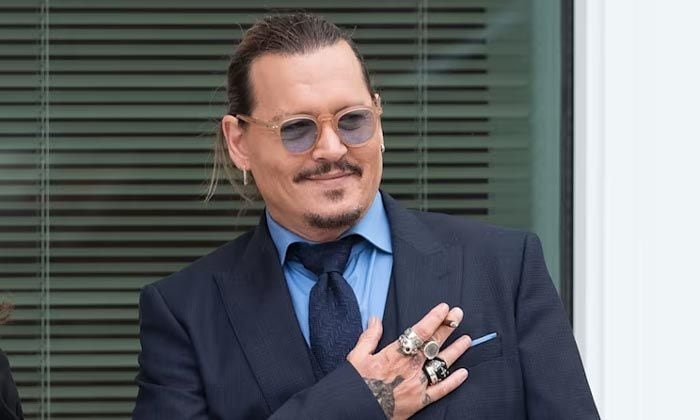 Johnny Depp estrena cuenta de Tik Tok