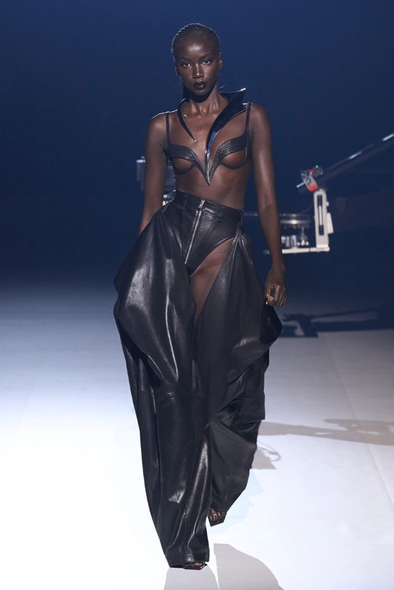 mugler001a