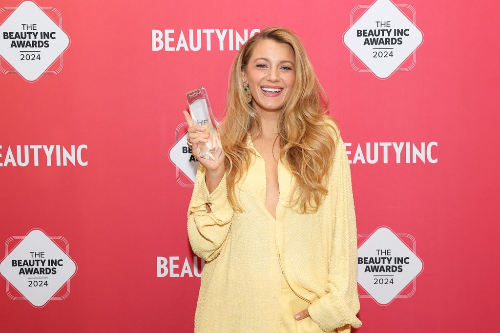 Blake Lively at the 2024 Beauty Inc Awards held at the Rainbow Room on December 11, 2024 in New York, New York. (Photo by Katie Jones/Beauty Inc via Getty Images) Blake Lively en los Beauty Inc Awards 2024, celebrados en el Rainbow Room el 11 de diciembre de 2024 en Nueva York, Nueva York