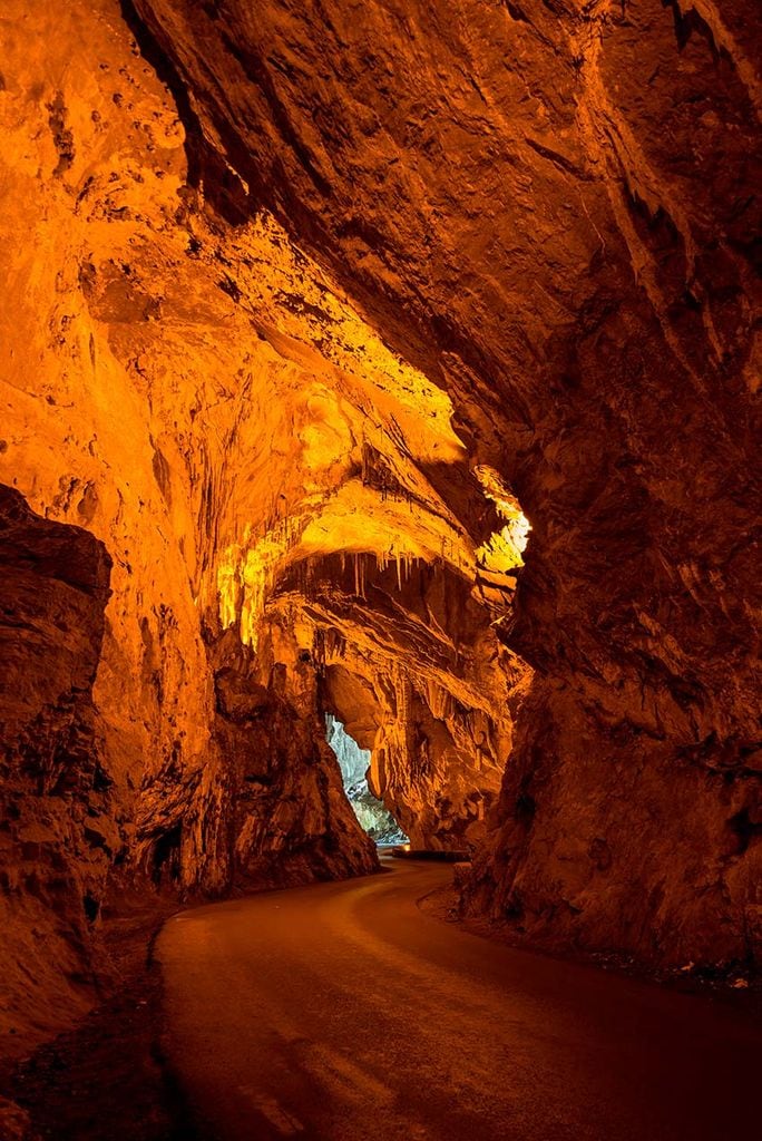 cuevas-ribadesella-asturias