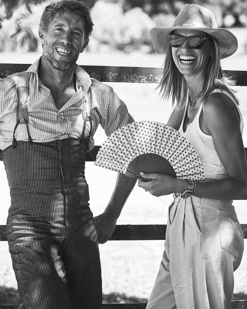 Laura Sánchez and Manuel Escribano smiling as they congratulate the model on the bullfighter's birthday