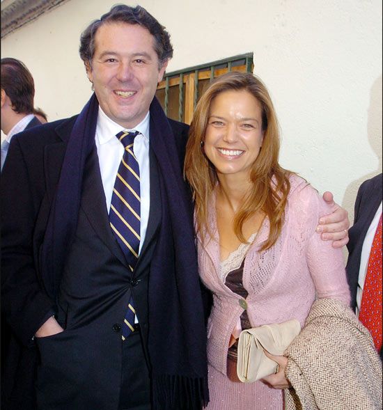 Imagen de la pareja asistiendo a una boda en 2005