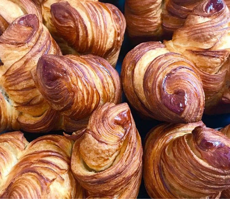 'Cruffins' sin relleno de Santa Eulalia Patisserie