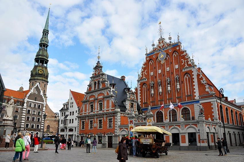 RIGA-Plaza---Ayuntamiento_a