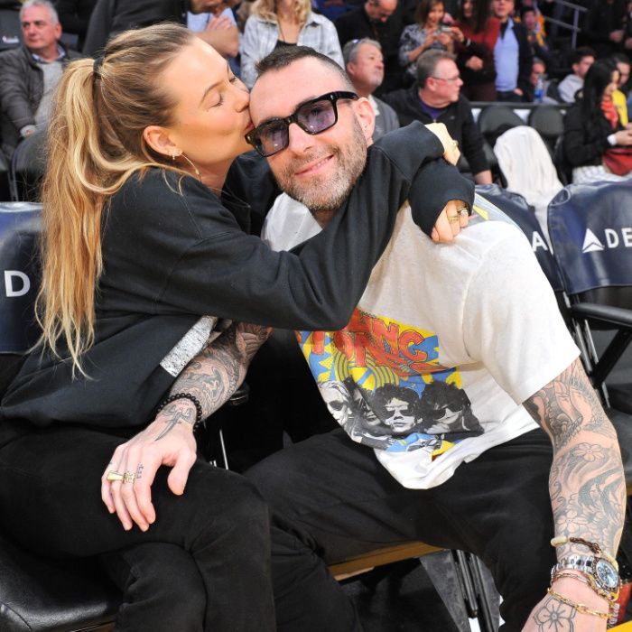 Adam Levine y su mujer Behati Prinsloo