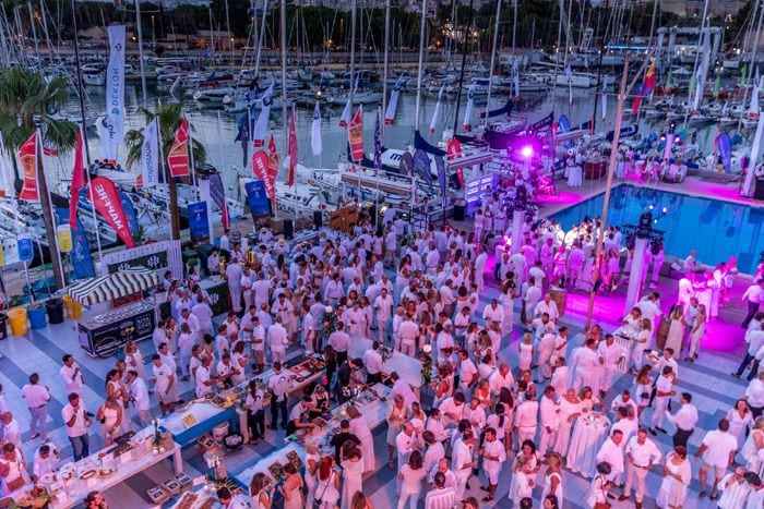 Marbella se viste un año más de blanco para celebrar la Cena de Armadores de la Copa del Rey MAPFRE de Vela 