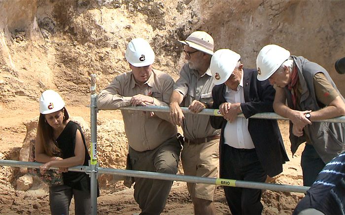 Alberto de Mónaco visita los yacimientos de Atapuerca 