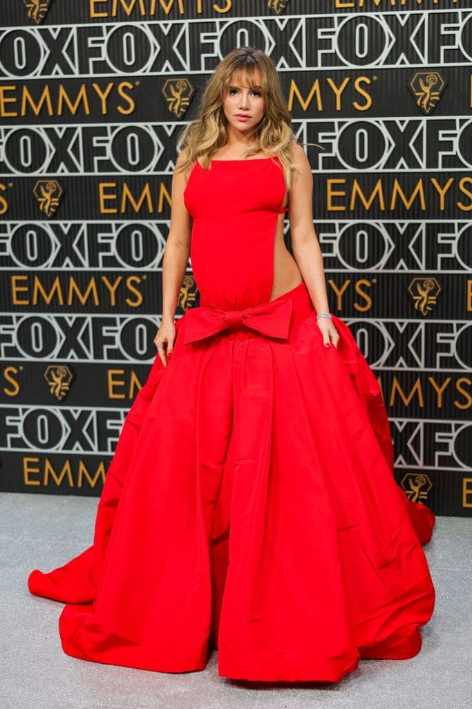 Suki Waterhouse Premios Emmy 2024