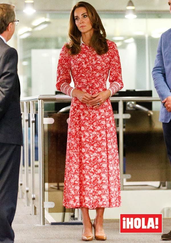 Kate Middleton con vestido camisero