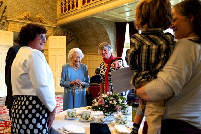 Encuentro de Isabel II con sus vecinos de Sandringham