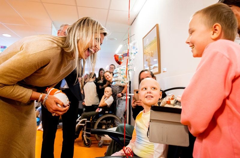 Máxima de Holanda en un centro oncológico infantil