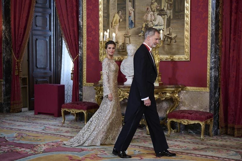 La Reina con un vestido de Gabriel Lage 