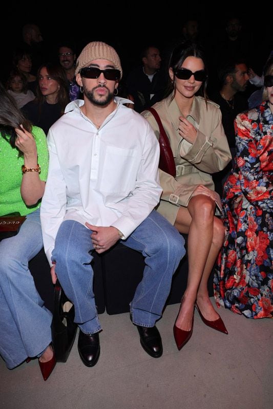 Bad Bunny y Kendall Jenner en el front-row de Milán