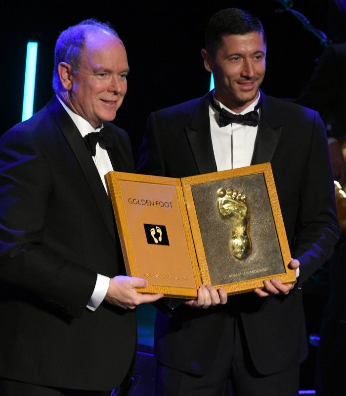 Alberto de Mónaco y Robert Lewandowski en la gala 'Golden Foot Awards'