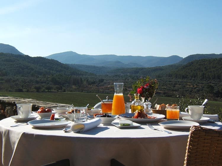 desayuno-en-la-terraza