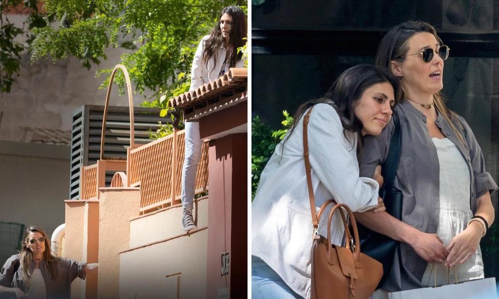 
Ana Cristina Portillo Domecq demostró su buena forma cuando tuvo que saltar el muro de la casa de su hermana Claudia, que, seguramente, había olvidado las llaves dentro. Las dos hermanas están muy unidas, como prueban las imágenes, en las que se las puede ver caminando abrazadas.
