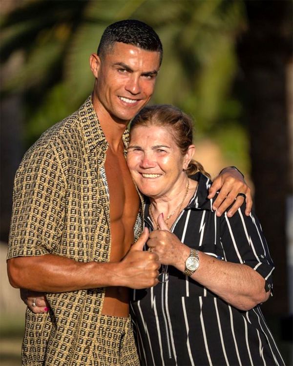 Cristiano Ronaldo con su madre