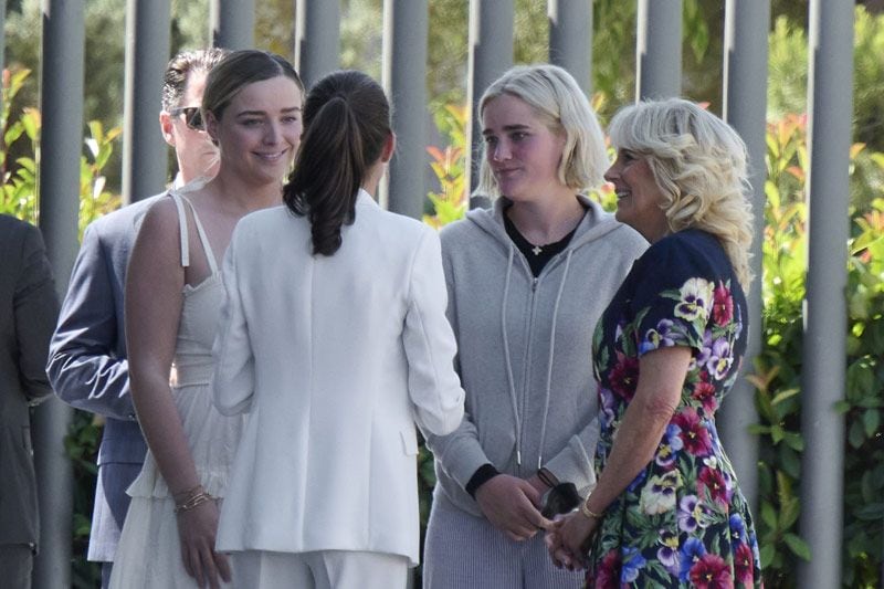 Jill Biden con sus nietas y la Reina Letizia