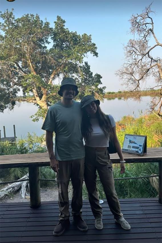 Carolina Monje y Álex Lopera de safari en su luna de miel