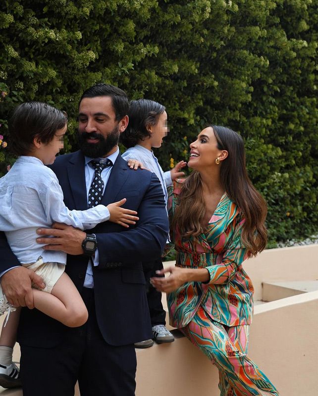 Rocío Osorno y Coco Robatto con sus hijos el Domingo de Ramos 2024