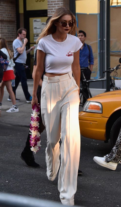 gigi_hadid_crop_top_19a