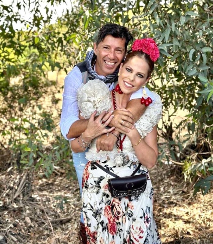 Pastora Soler y su marido en el Rocío