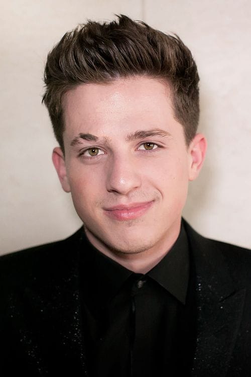 Charlie Puth, una piel cuidada y brillante