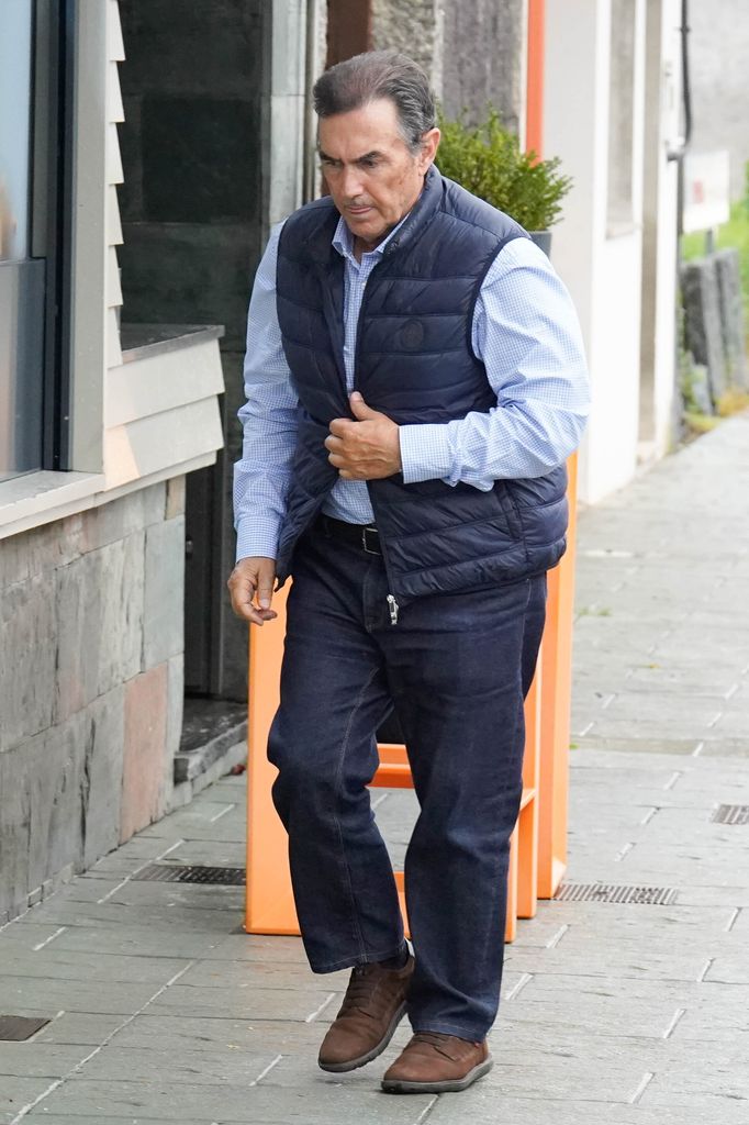 Pedro Campos llegando al restaurante 